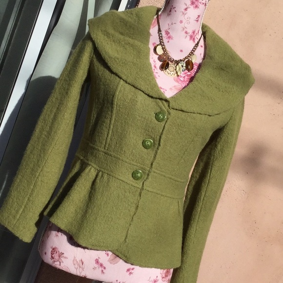 Valerie Bertinelli Jackets & Blazers - Valerie Bertinelli crop long sleeve peplum jacket